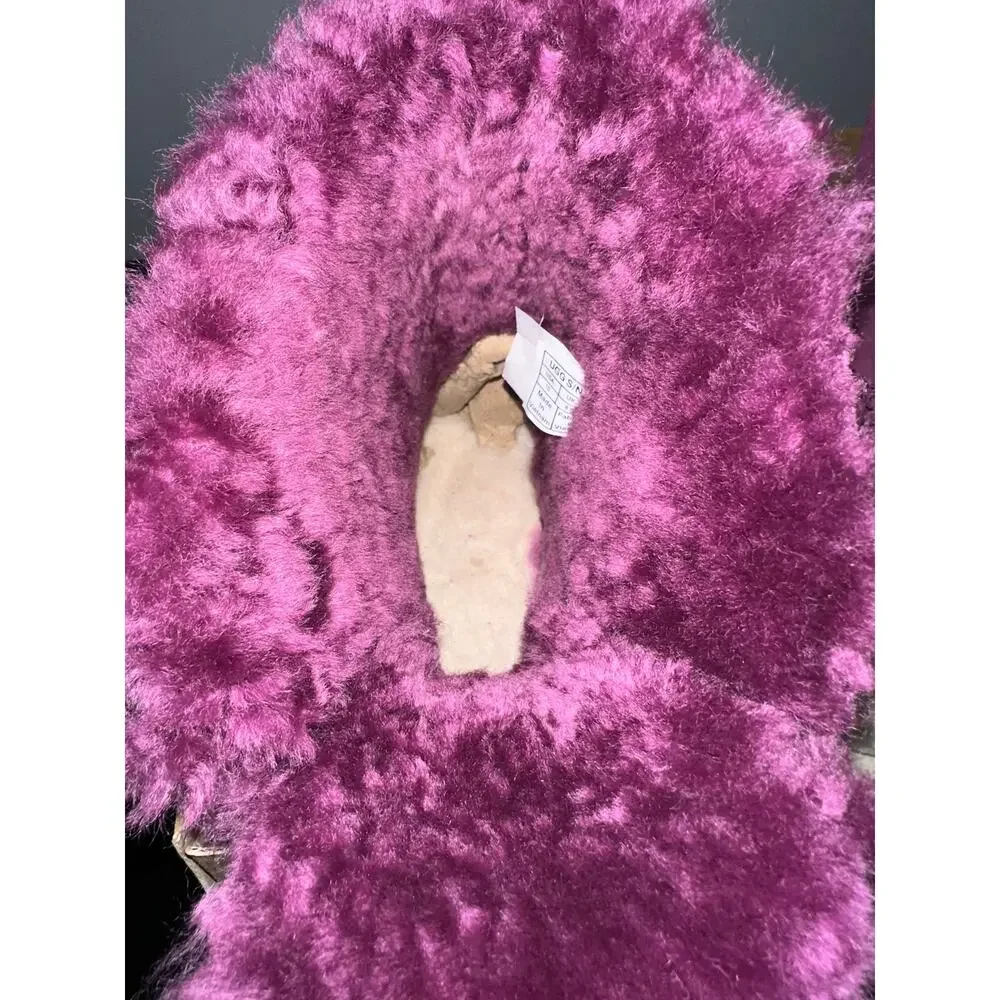 UGG PREOWNED EXCELLENT CONDITION - Purple suede boots lined
